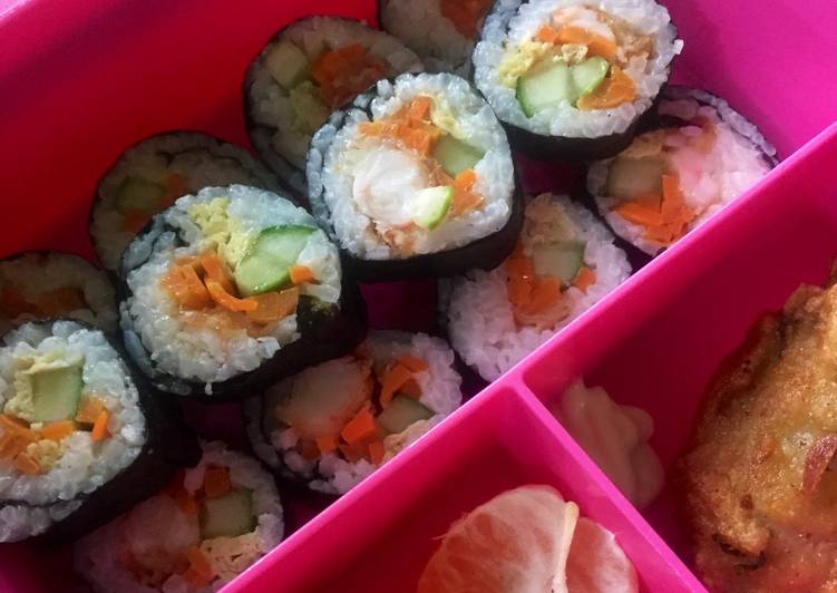 Kimbap (sushi korea) bekal anak bento