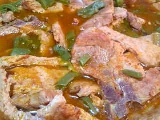 Chuleta ahumada con nopales