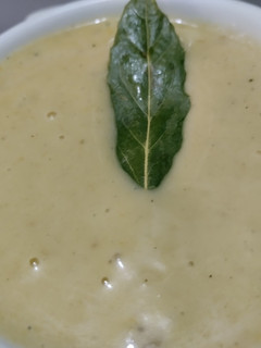 Una foto de Salsa🍯mayomostaza🥛y cebolla🌰🍟🌭
