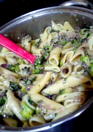 Una foto de Fideos con acelga y brócoli
