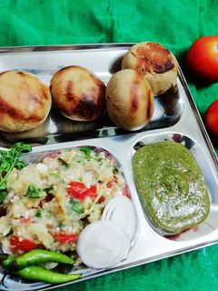 लिट्टी चोखा (Litti Chokha Recipe In Hindi) रेसिपी मुख्य फोटो