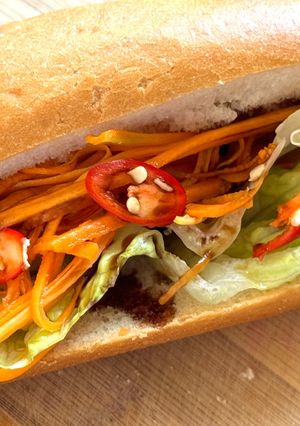 Hình của món Bánh Mì Chay Kẹp Rau Củ Đơn Giản.