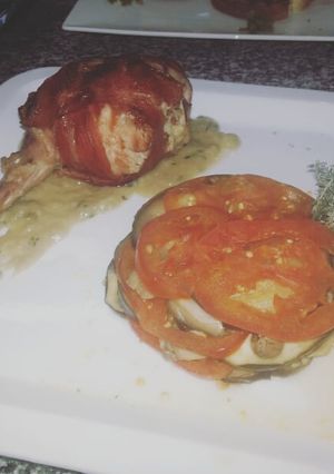 Una foto de Cuisses rellenos (patas traseras del conejo)