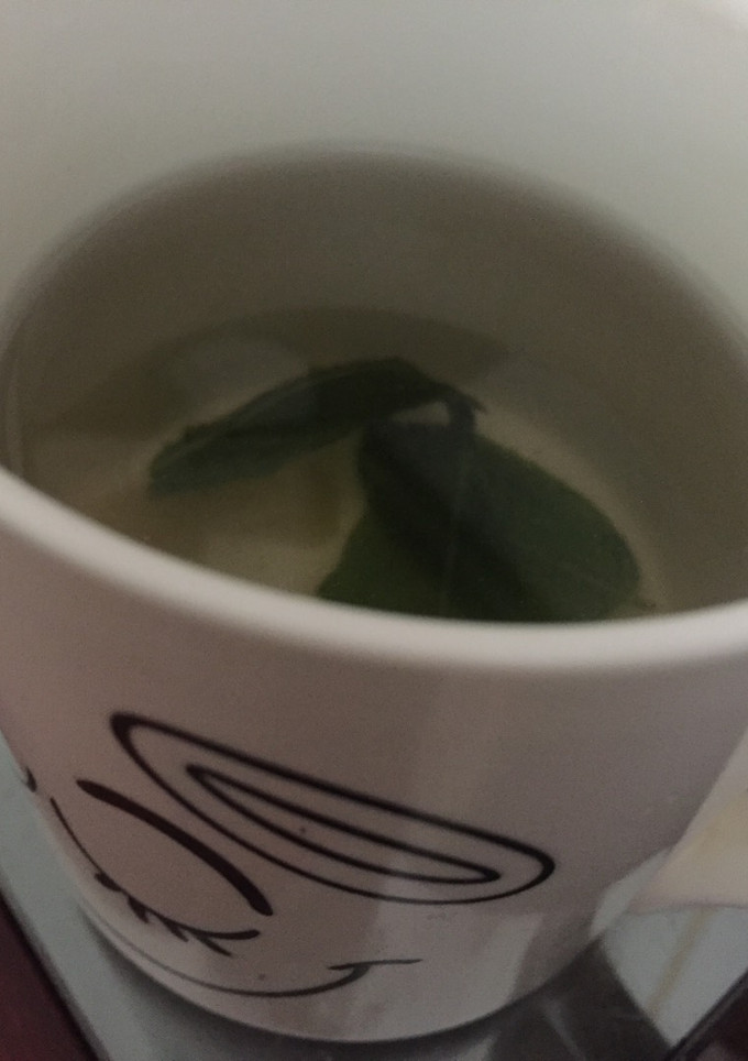 Una foto de Infusión de jengibre y hierbabuena