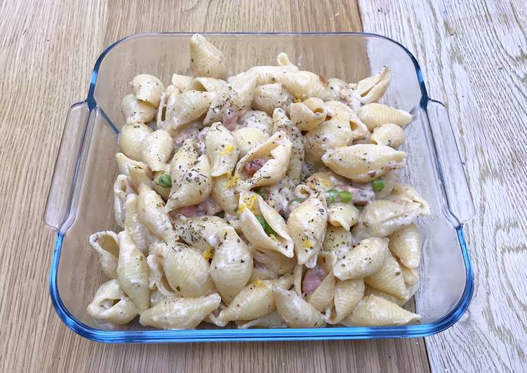 Recipe of Quick Pea and pancetta pasta