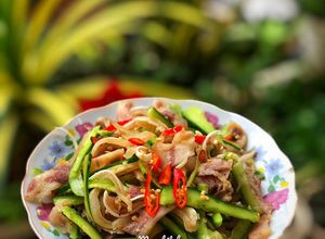 Hình của món Gỏi Tai Mui Heo Trộn Dưa Leo.