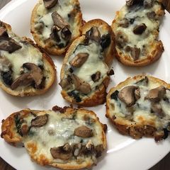 A picture of Mushroom & Spinach bruschetta.