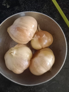 عکسی از دستور ترشی سیر