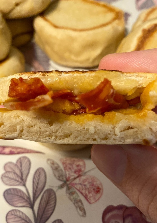 Una foto de 🥖PANECILLOS RÁPIDOS DE AJO RELLENOS🥖