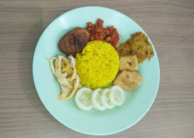 Nasi kuning (rice cooker)