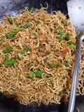 Mie goreng bunga bawang