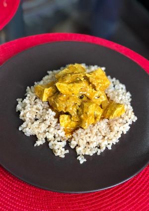 Una foto de Tofu al Tikka massala 🌱vegetariano