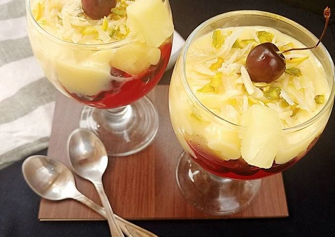 Pineapple custard with dry fruits