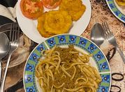 Una foto de con que puedo acompañar el espaguetti