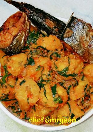 A picture of Plantain pottage & fried fish.