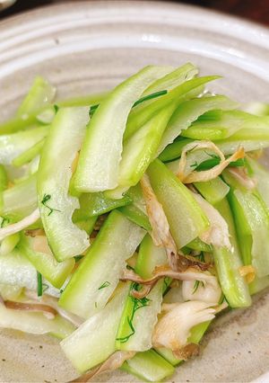 Hình của món Bầu sao xào nấm.