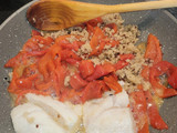 Bacalao con pimientos asados y quinoa