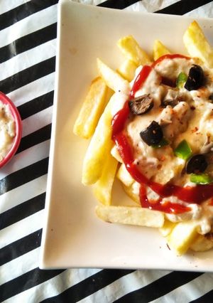 A picture of Cheesy Fries.