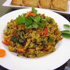 A picture of Scrambled Eggs with Bell Peppers.