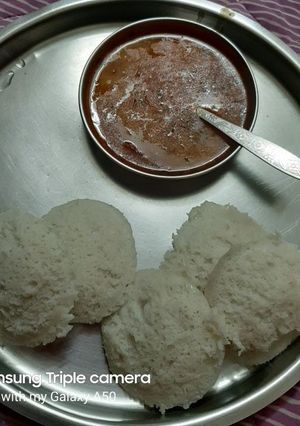 A picture of Idli sambar.