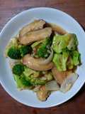 Tumis brokoli jamur Shitake bawang putih