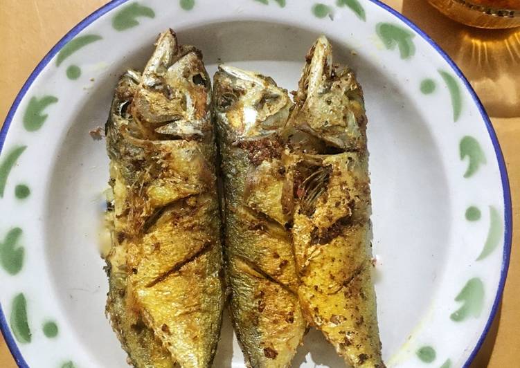 {Cara Membuat Kembung Goreng Bumbu Kuning yang Enak