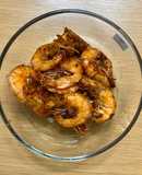 Tôm thẻ kho cháy cạnh