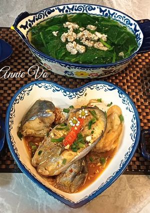 Hình của món Cơm cá kho ngày mưa.