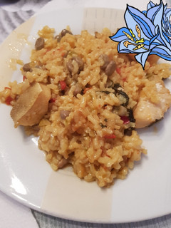 Una foto de Arroz con habitas y bacalao