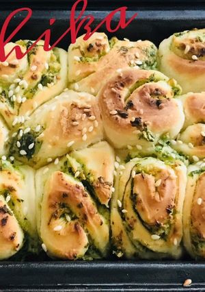 A picture of Pull apart Garlic Rolls.