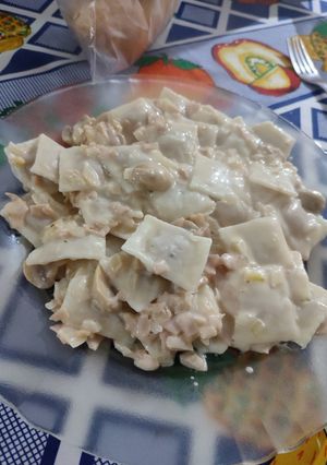Una foto de Ravioles de jamón y queso con salsa Caruso