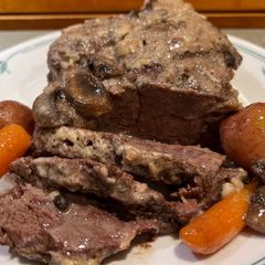 A picture of Roasted Garlicky Chuck Roast.