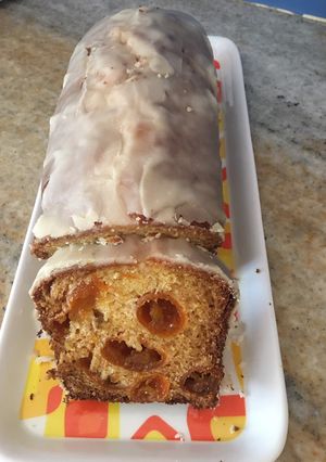 Una foto de Súper budín de quinotos al licor sin manteca- glasé naranja-