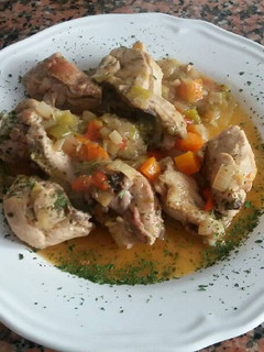 Una foto de Pollo con verduras y soja