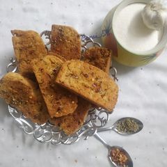 A picture of Garlic Semolina Rusk.