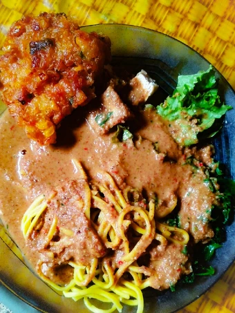 Langkah Gampang Membikin Resep Lontong pecel yang Lezat Anti Ribet, Mantap