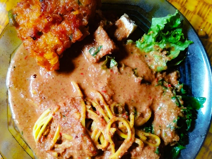 Langkah Gampang Membikin Resep Lontong pecel yang Lezat Anti Ribet, Mantap