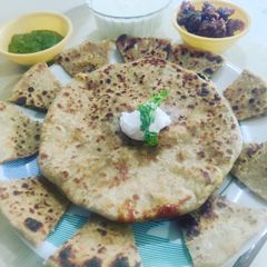 A picture of Mooli Parantha bites.