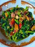 Tumis kangkung cumi asin