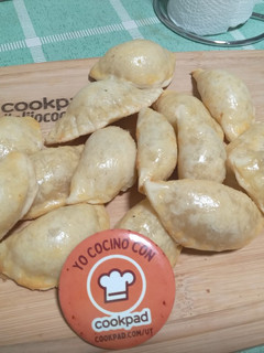 Una foto de EMPANADAS de JAMÓN Y QUESO 🧀 🥟
