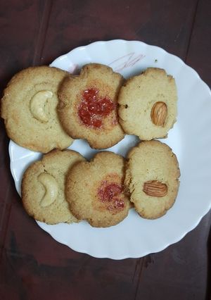 A picture of Aata cookies.