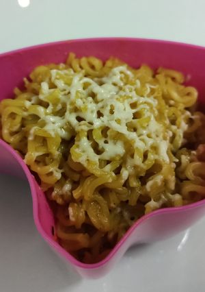 મગ મેગી (Mug Maggi Recipe In Gujarati) રેસીપી મુખ્ય ફોટો