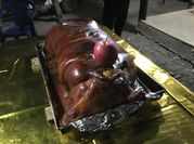 Una foto de chuletas de cerdo horno