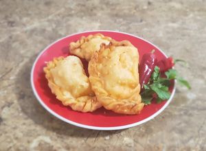 Una foto de Empanadas camarón queso y ostión queso