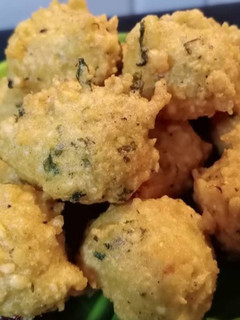 मूंग दाल के पकौड़े (moong dal ke pakode recipe in Hindi) रेसिपी मुख्य फोटो