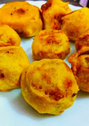 A picture of Aloo chop.