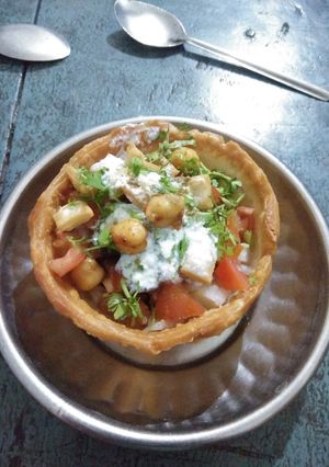A picture of Katori chaat.