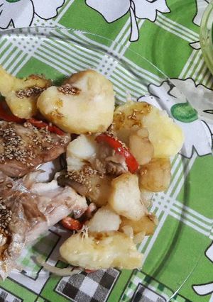 Una foto de Pescado con salsa de soja, miel y wasabi
