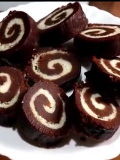 ચોકો બિસ્કિટ મીઠાઈ(Choco Biscuit Sweet Recipe In Gujarati) રેસીપી મુખ્ય ફોટો