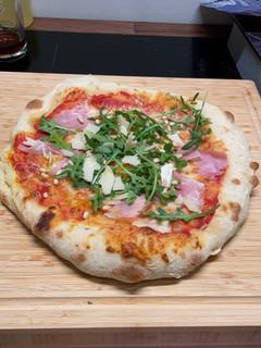 A picture of Napolitan Pizza.
